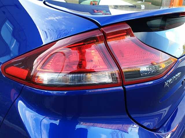 Hyundai IONIQ 1.6 GDi Hybrid Premium SE 5dr DCT