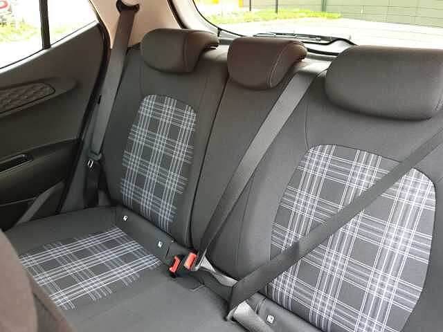 Hyundai i10 1.0 MPi Premium 5dr Auto