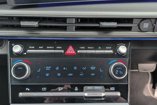 Hyundai SANTA FE 1.6 TGDi Plug-in Hybrid Calligraphy 5dr 4WD Auto Black