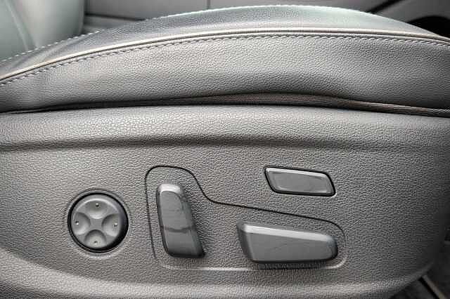 Hyundai SANTA FE 1.6 TGDi Hybrid Ultimate 5dr 4WD Auto