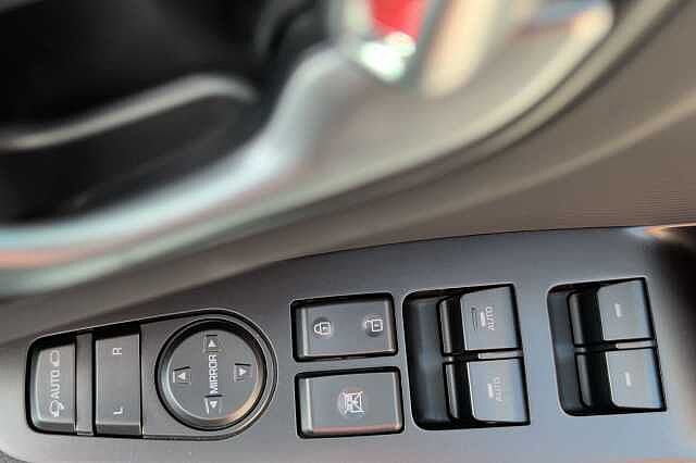 Hyundai IONIQ 1.6 GDi Plug-in Hybrid Premium SE 5dr DCT