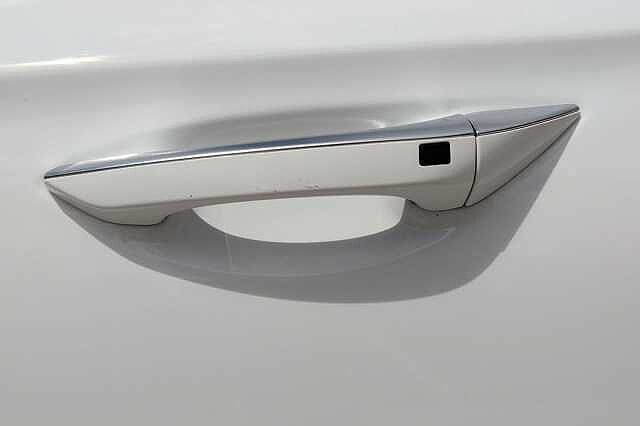 Hyundai IONIQ 1.6 GDi Plug-in Hybrid Premium SE 5dr DCT