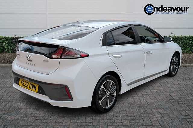 Hyundai IONIQ 1.6 GDi Plug-in Hybrid Premium SE 5dr DCT