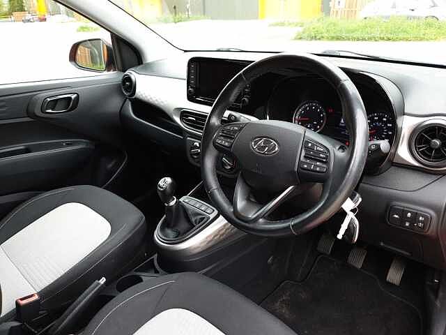 Hyundai i10 1.2 MPi Premium 5dr