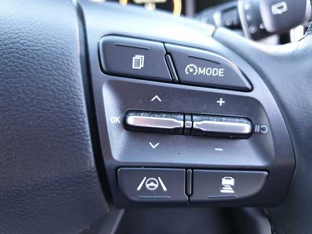 Hyundai KONA 1.6 GDi Hybrid Premium 5dr DCT Red