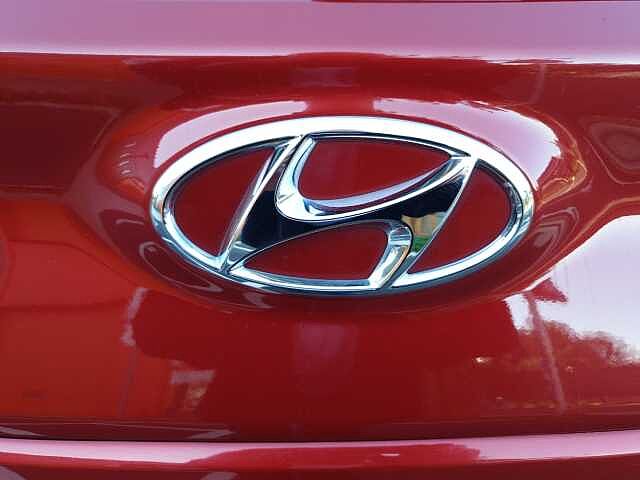 Hyundai KONA 1.6 GDi Hybrid Premium 5dr DCT Red