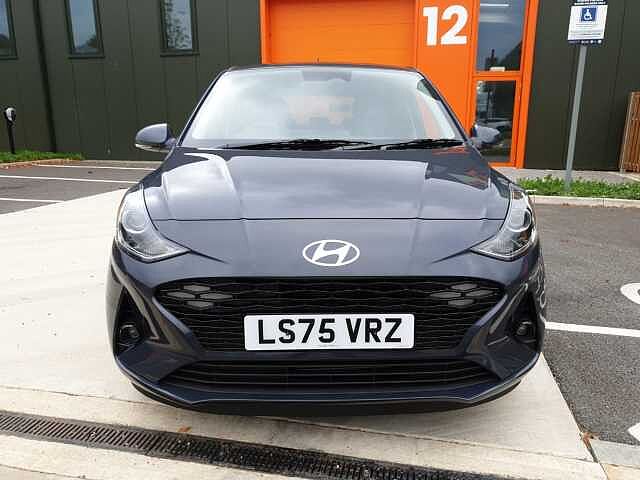 Hyundai i10 1.0 2025MY Premium AMT