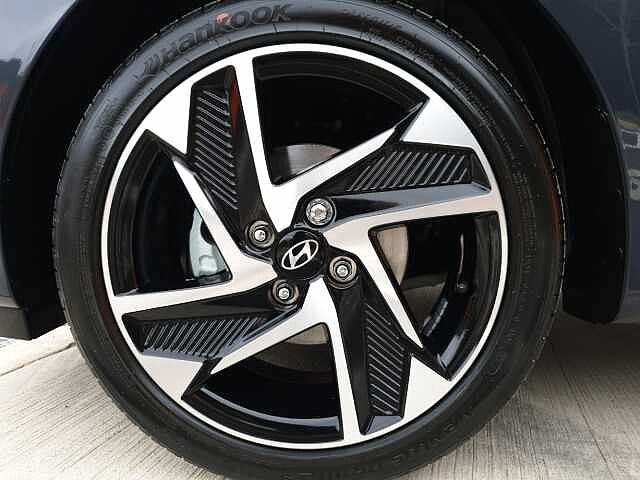 Hyundai i10 1.0 2025MY Premium AMT