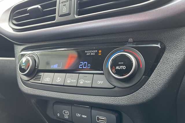 Hyundai i10 1.2 [79] Premium 5dr Auto [Nav]