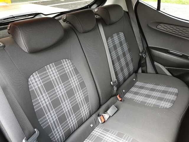 Hyundai i10 1.0 [63] Premium 5dr Auto [Nav]