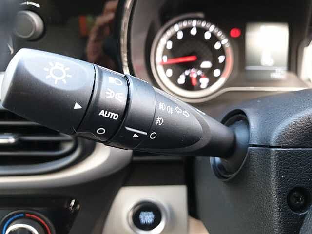 Hyundai i10 1.0 MPi Premium 5dr