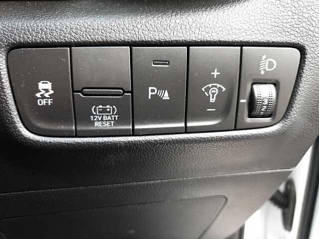 Hyundai KONA 1.6 GDi Hybrid Premium 5dr DCT