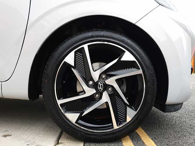 Hyundai i10 1.2 MPi Premium 5dr