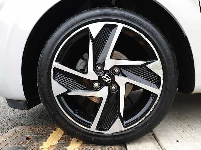 Hyundai i10 1.2 MPi Premium 5dr