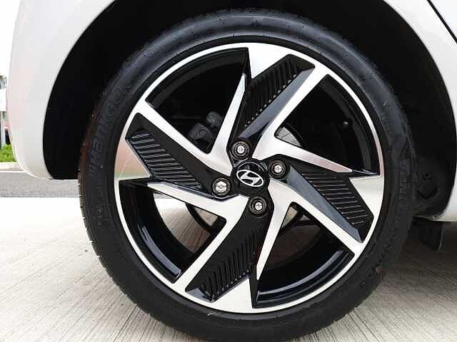 Hyundai i10 1.2 MPi Premium 5dr