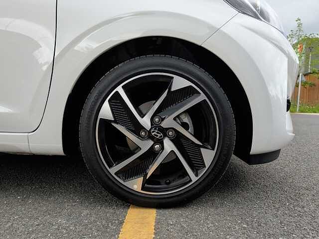 Hyundai i10 1.2 [79] Premium 5dr Auto [Nav]