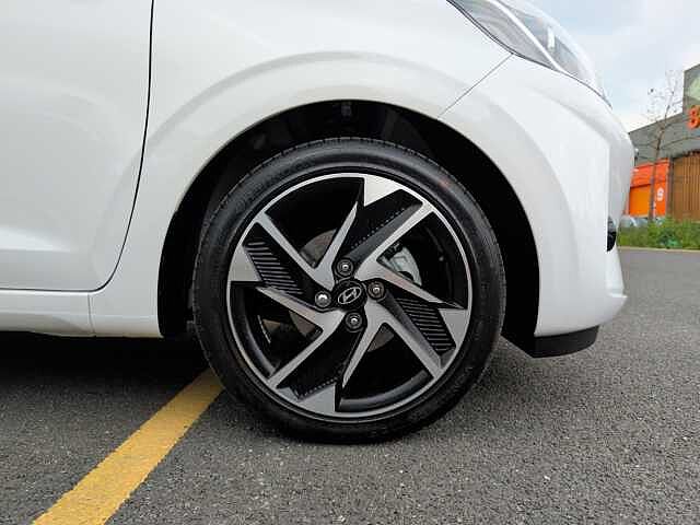 Hyundai i10 1.2 [79] Premium 5dr [Nav]