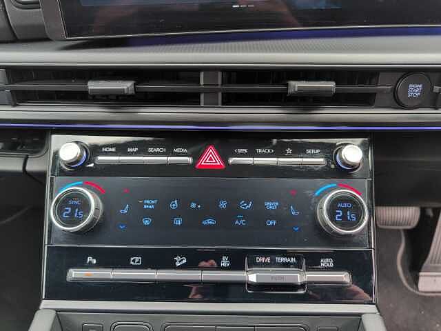 Hyundai SANTA FE 1.6 TGDi Plug-in Hybrid Calligraphy 5dr 4WD Auto