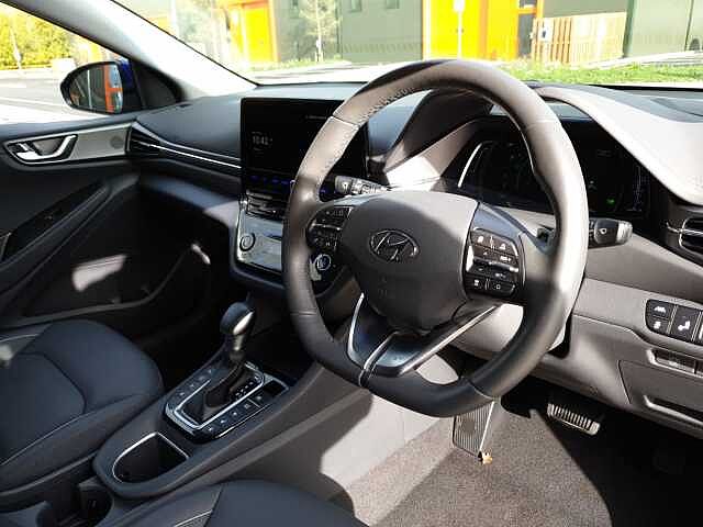 Hyundai IONIQ 1.6 GDi Hybrid Premium SE 5dr DCT