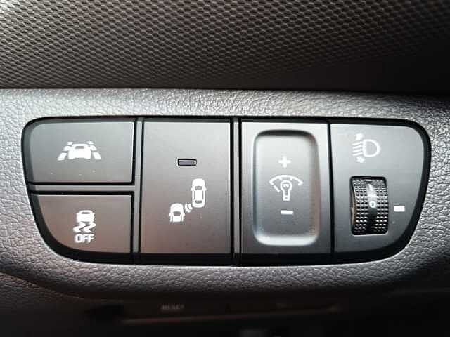 Hyundai IONIQ 1.6 GDi Hybrid Premium SE 5dr DCT