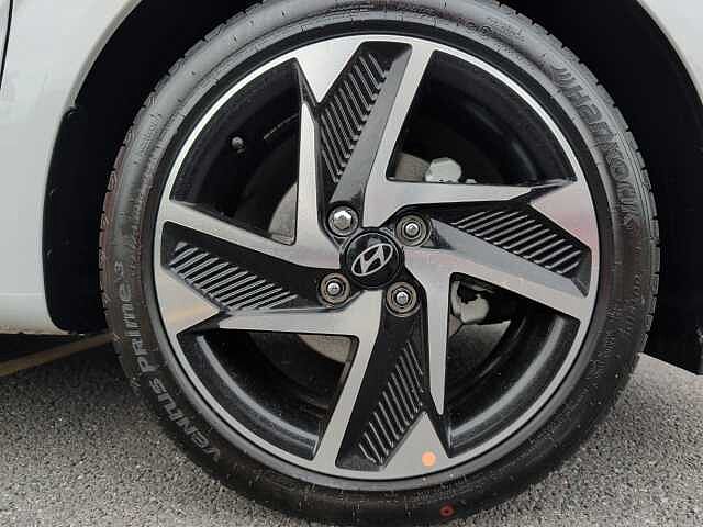 Hyundai i10 1.2 [79] Premium 5dr [Nav]